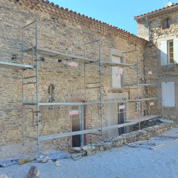 Rénovation de mur en pierre : façade bordelaise